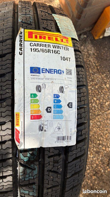 Pneu Pirelli 195x65x16 neuf (image 1)