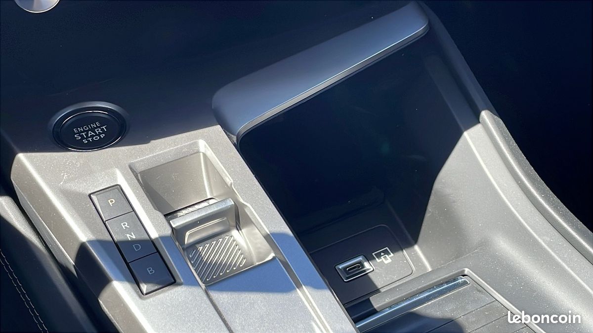 Peugeot 408 PHEV 225CH ALLURE PACK E-EAT8 (image 16)