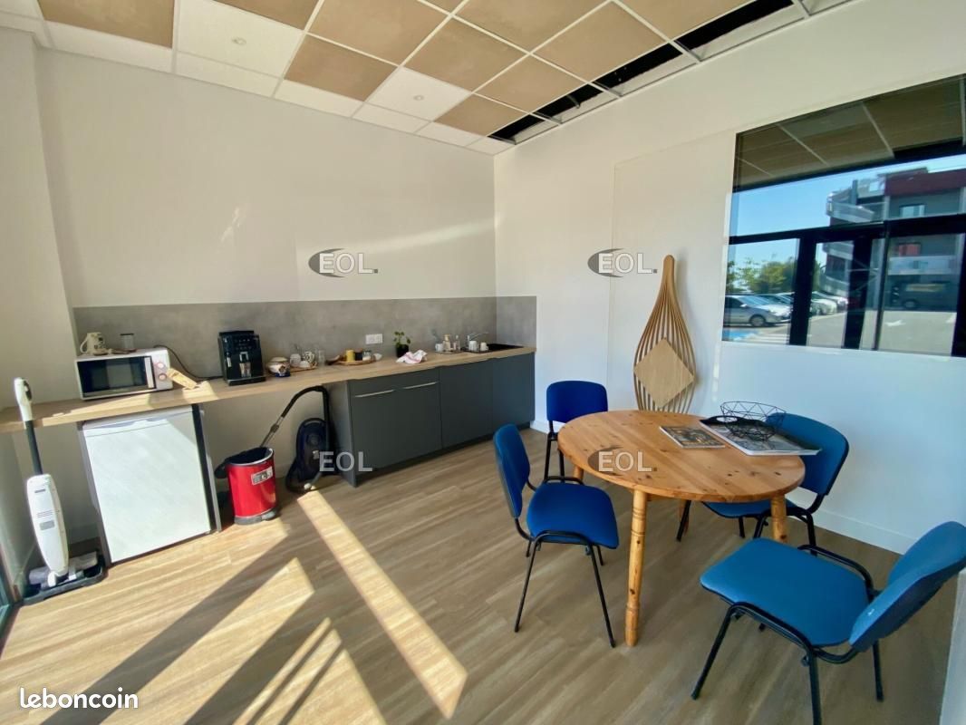 Local d'activité 150 m² (image 2)