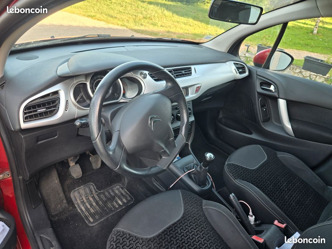 CITROËN C3 II Confort 1.4 HDi 70 CV 4cv (image 3)