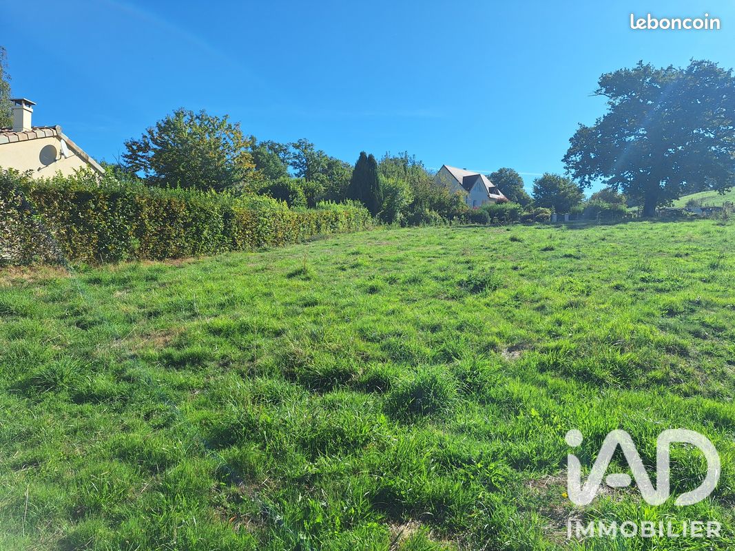 Terrain 900 m² · à Arpajon-sur-Cère · 900 m² · 60 000 €