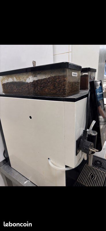 Machine à café professionnelle automatique WMF – Café grains et chocolat (image 3)