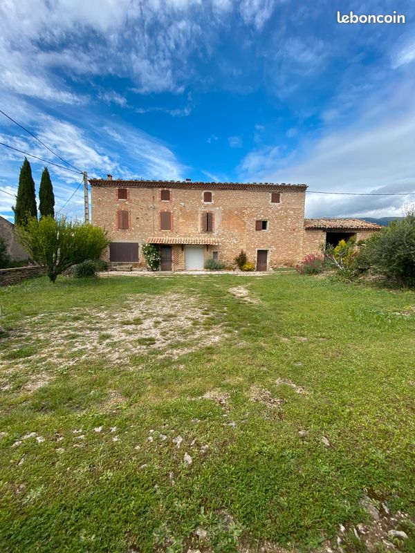 Maison 12 pièces 300 m² · à Bédoin · 300 m² · 595 000 €