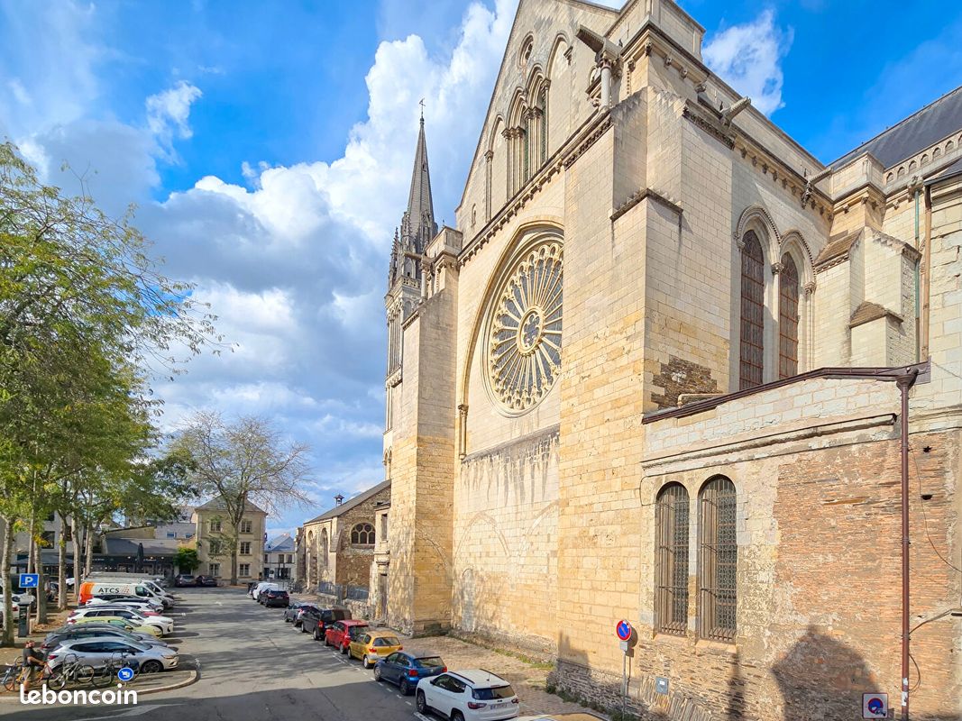 Immeuble 12 pièces 218 m² · à Angers · 218 m² · 703 500 €