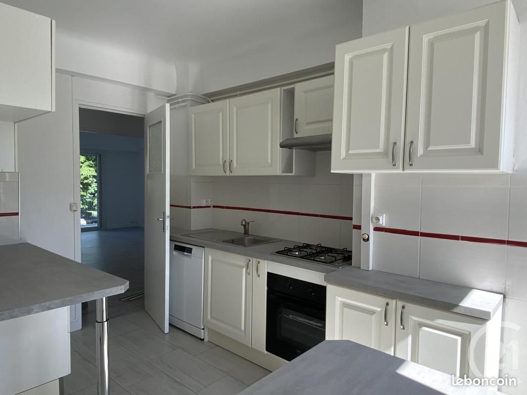 Appartement 4 pièces 103 m² · à Pau · 103 m² · 1 350 €/mois