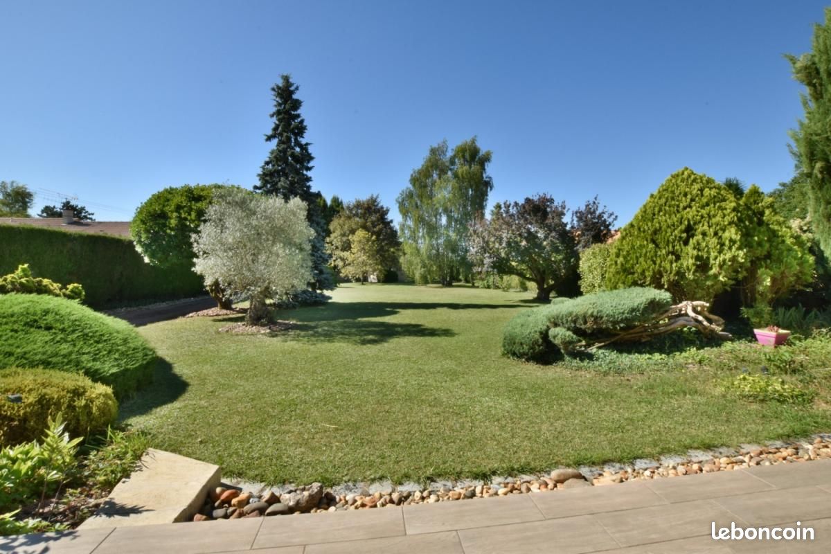 Villa 7 pièces 220 m² - Chassors 16200 Luchac (image principale 12)