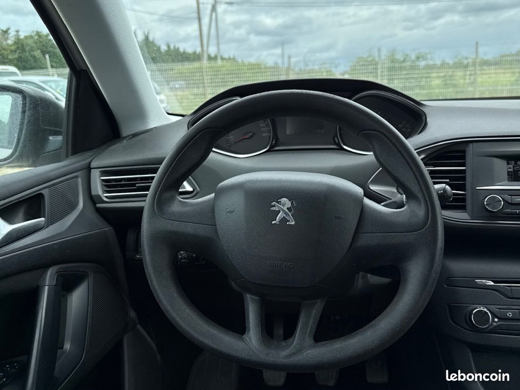 PEUGEOT 308 1.6 HDi 92ch FAP BVM5 Access (image 16)
