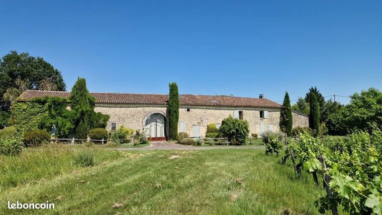 Longère 8 pièces 400 m²