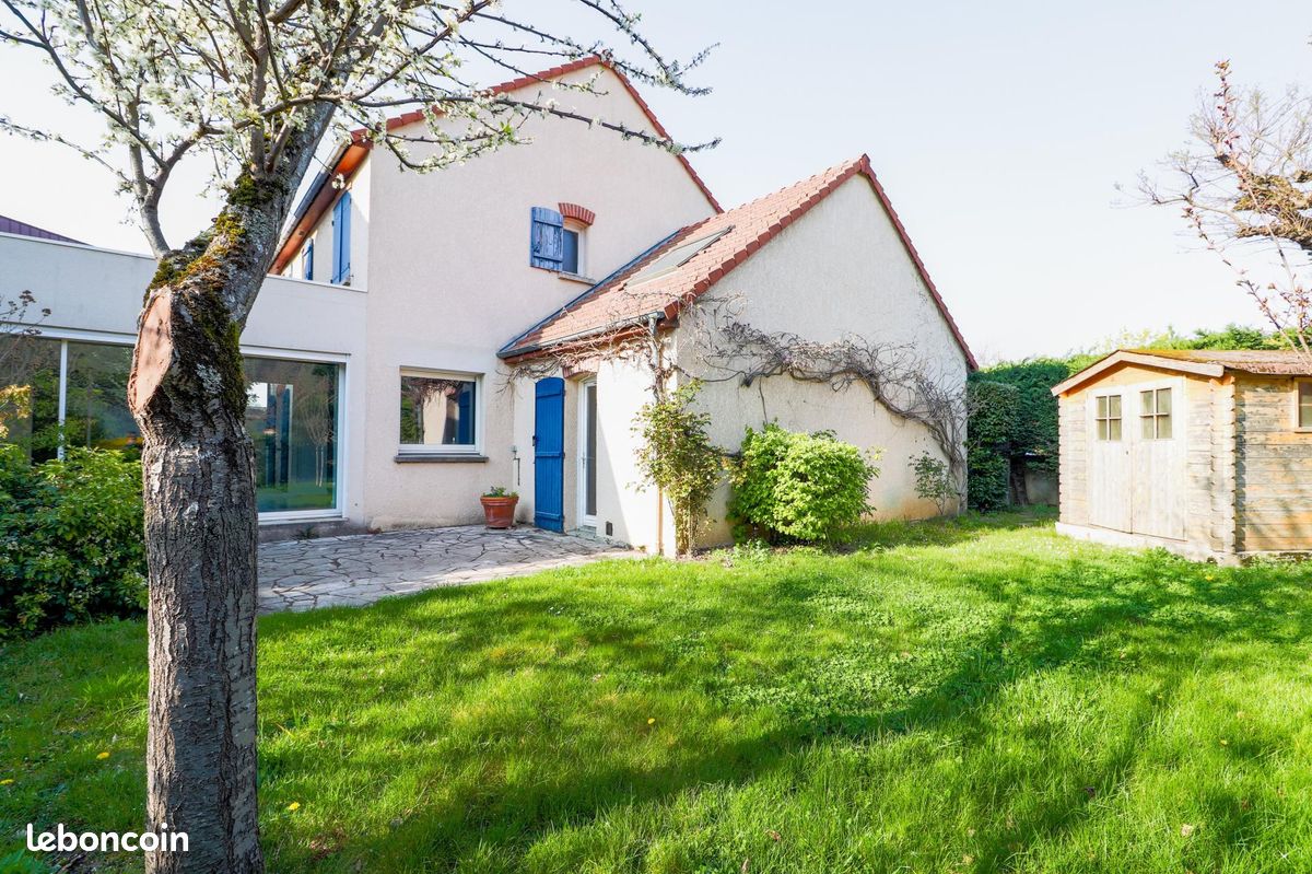 Maison 8 pièces 170 m² · à Verneuil-sur-Seine · 170 m² · 2 300 €