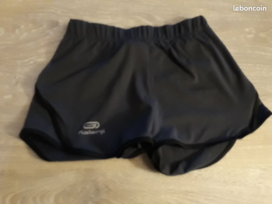 Short gris fonce taille S (image 1)
