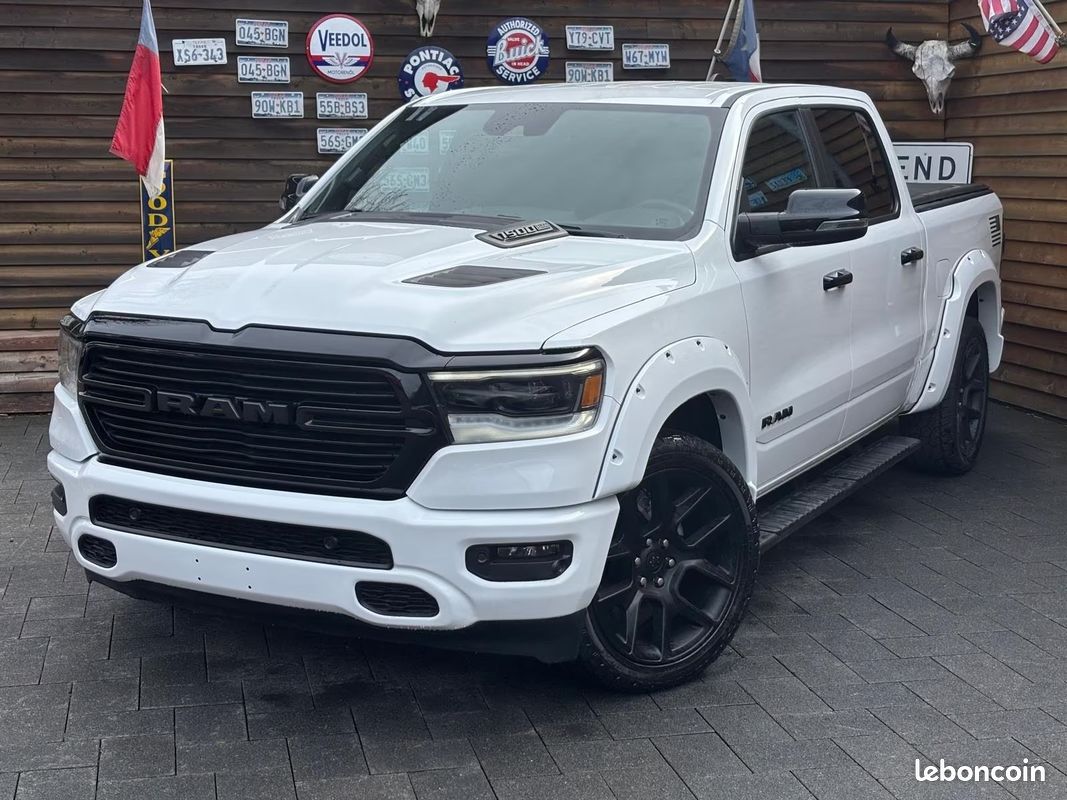 Dodge RAM 1500 Laramie Night Edition LPG 5.7 V8 HEMI 401 ch 4x4 – Écran 12” – Harman Kardon (image 1)