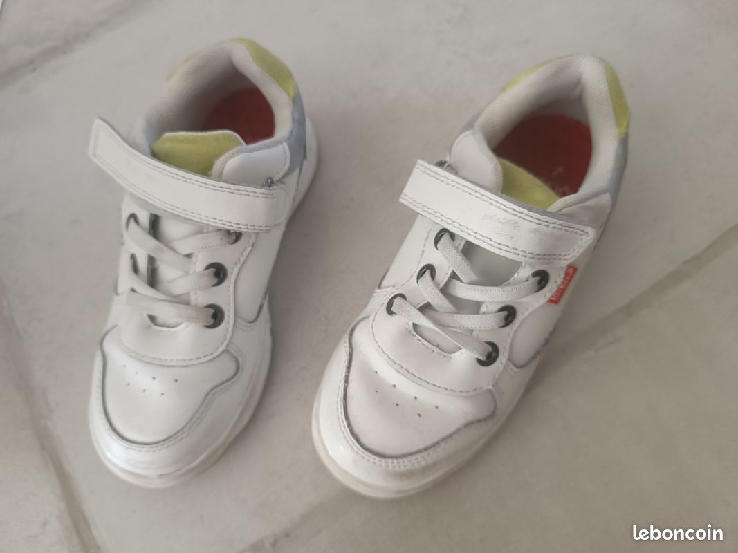 Baskets blanches kickers taille 26 (image 2)