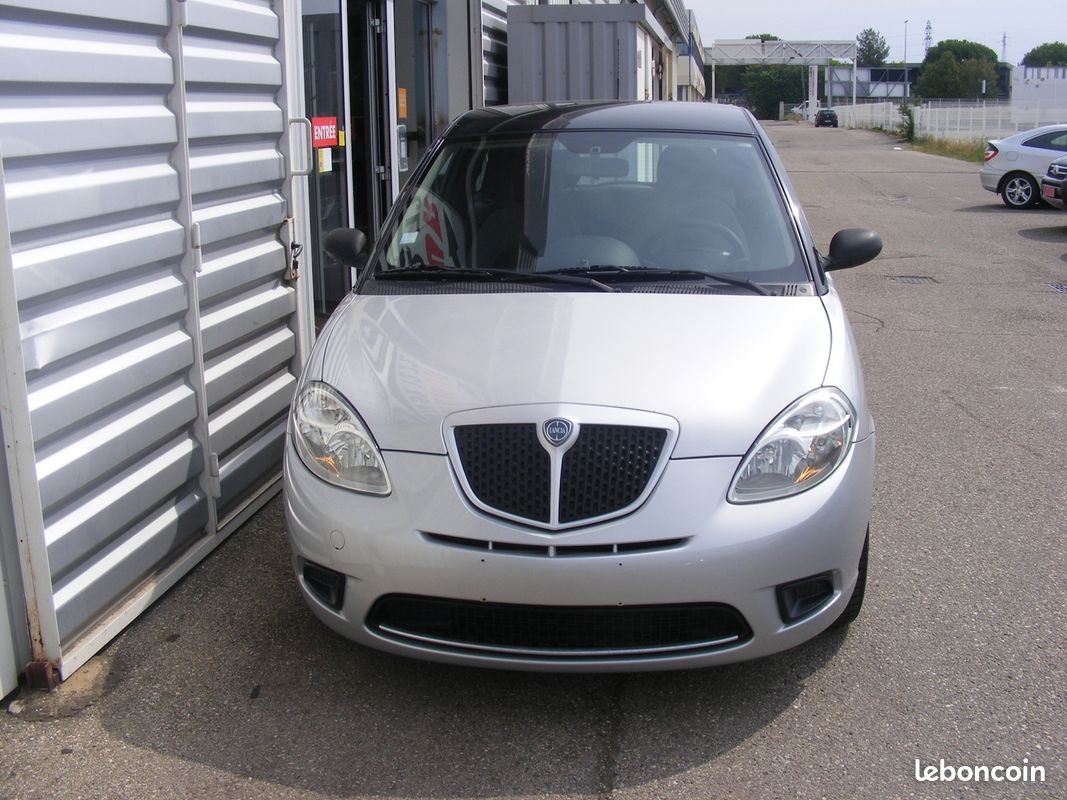 Lancia YPSILON 1.4 8V ORO (image 2)