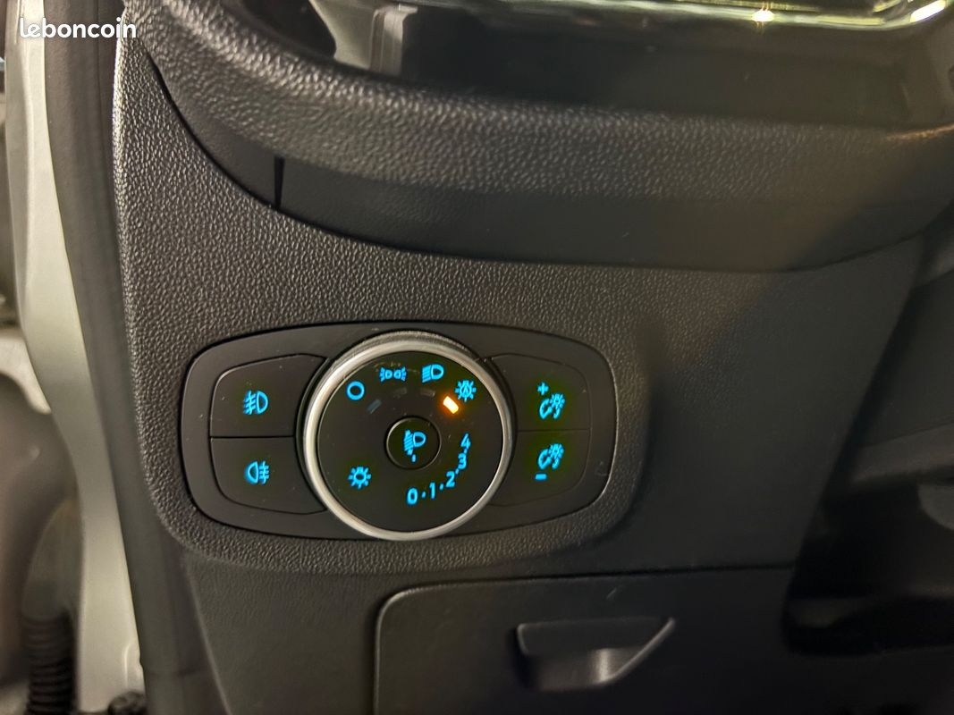 FORD Fiesta Business 1.5 TDCI 85cv BVM - SUIVI D'ENTRETIEN COMPLET/RÉGULATEUR/FEUX AUTO/ROUE DE SECOURS (image 19)