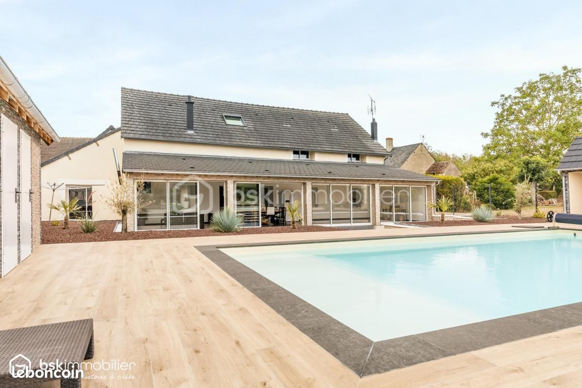 Maison 9 pièces 287 m² · à Vatan · 287 m² · 548 000 €