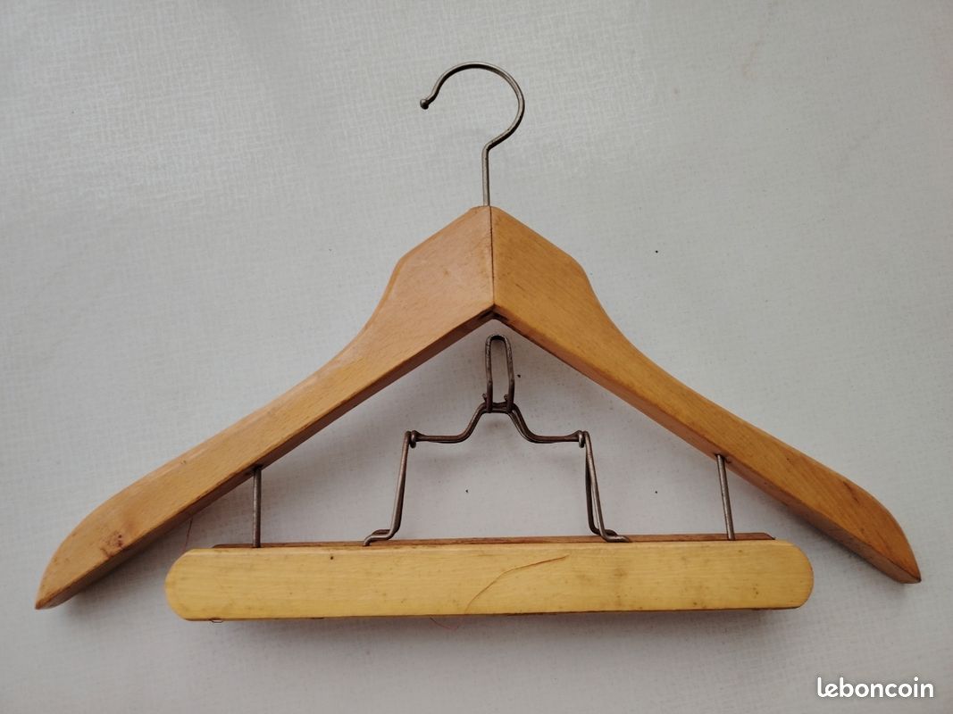 Cintre pour costume en Bois avec pinces (image 3)
