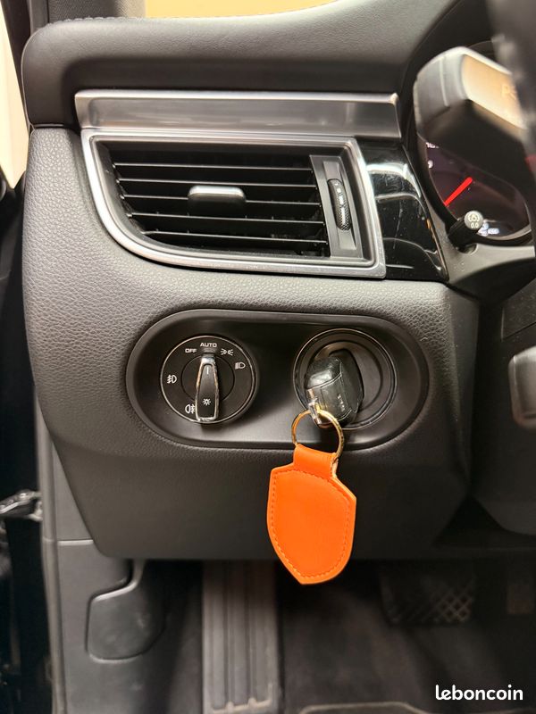 PORSCHE MACAN 3.0 DIESEL 260 S PDK BVA / CARPLAY / SIEGE CHAUFFANT / BOSE SOUND SYSTEM + 4 JANTES HIVEr (image 28)