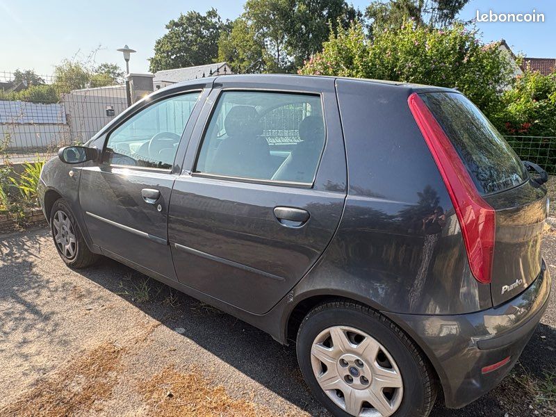 Vend Fiat Punto (image 2)
