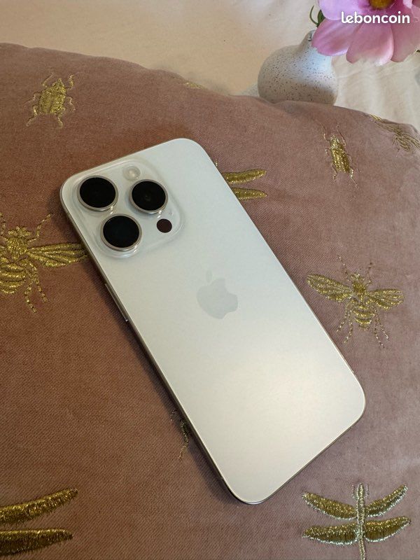 IPhone 15 Pro 128 Go – Titane Blanc – Très Bon État (image 2)