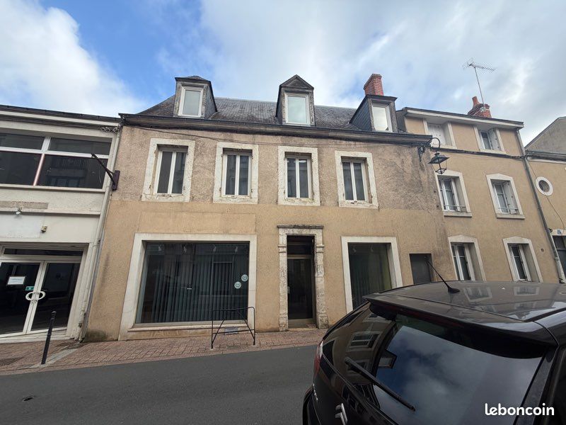 Immeuble 10 pièces 250 m² · à Châteauroux · 250 m² · 165 000 €