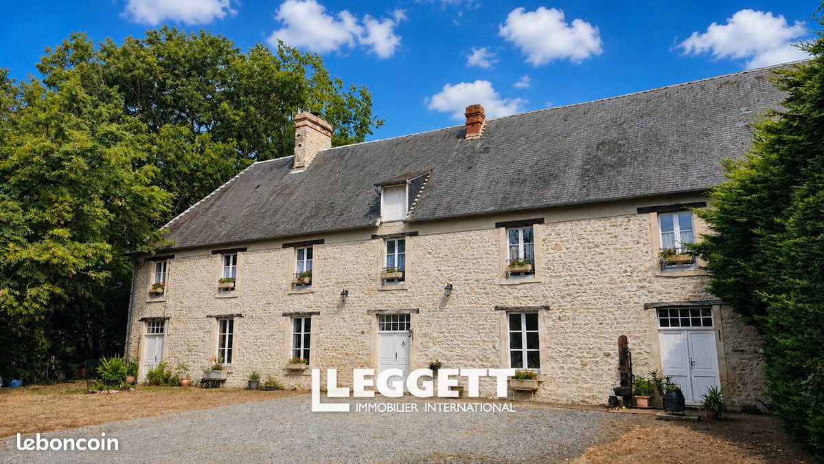 Maison 14 pièces 315 m² · à La Folie · 315 m² · 549 900 €