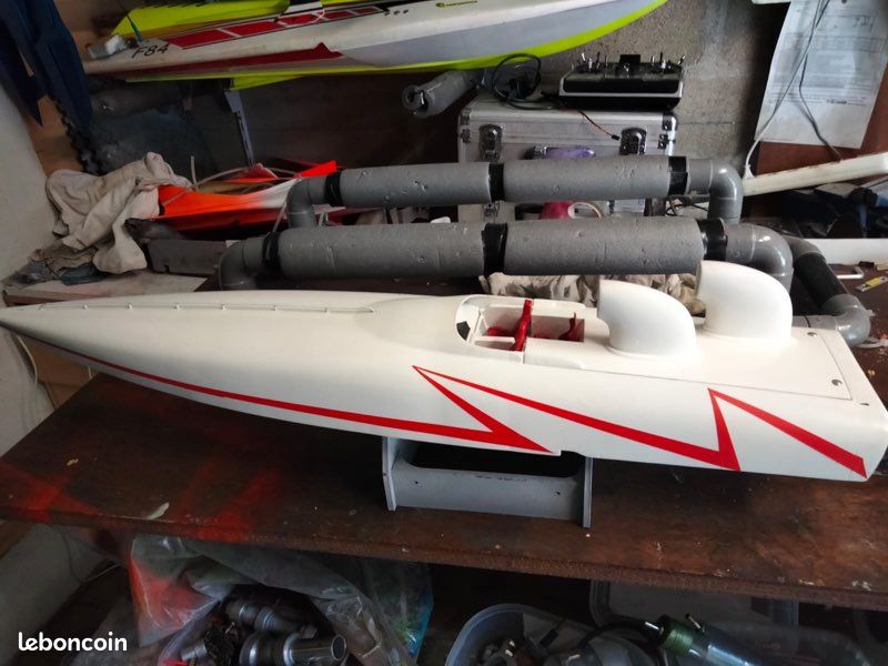 Modélisme bateau NIKKO SHOCKWAVE modifié 45 cm testé OK
