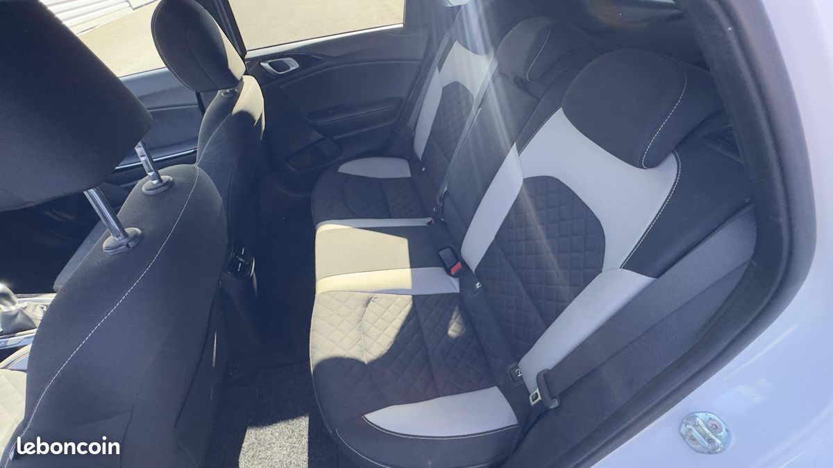 KIA PROCEED 1.0 T-GDi 120 ch ISG BVM6 GT Line (image 18)