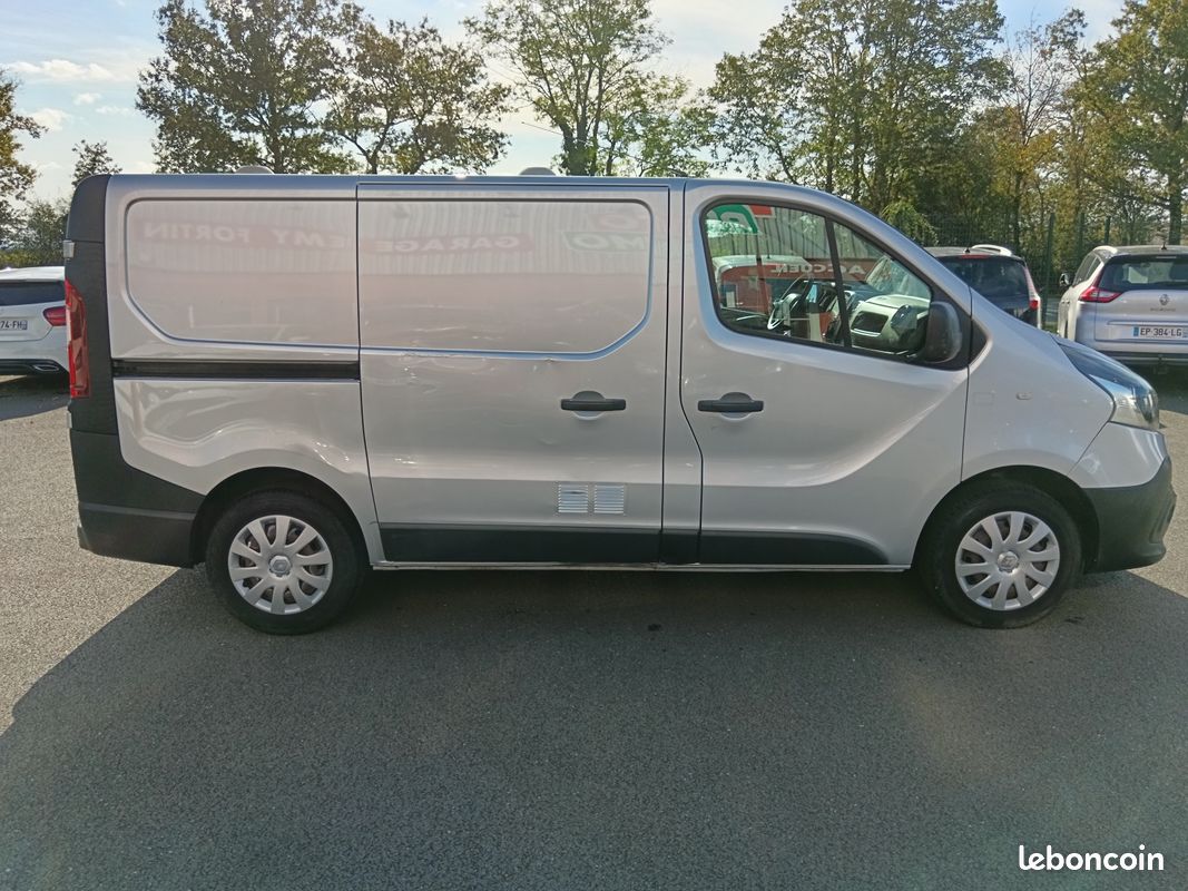 RENAULT trafic 3 1.6 dci 120 cv L1H1 finition grand confort (image 3)