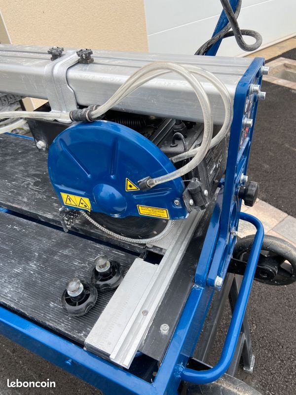 RYOBI 18V ONE + HP Scie à carreaux de maçonnerie humide / sèche (outil