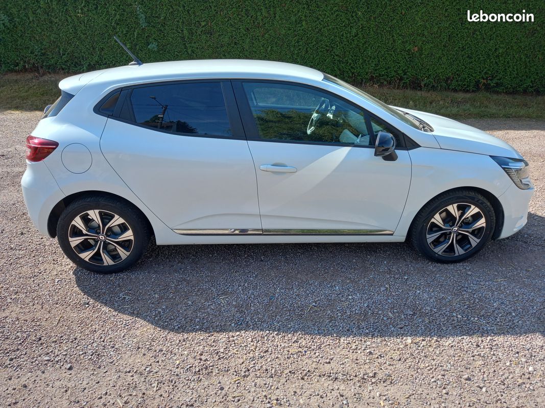Clio v ste 1.6 e-tech 145 evolution gps camera 30202 kms garantie 12 mois partout en france (image 5)