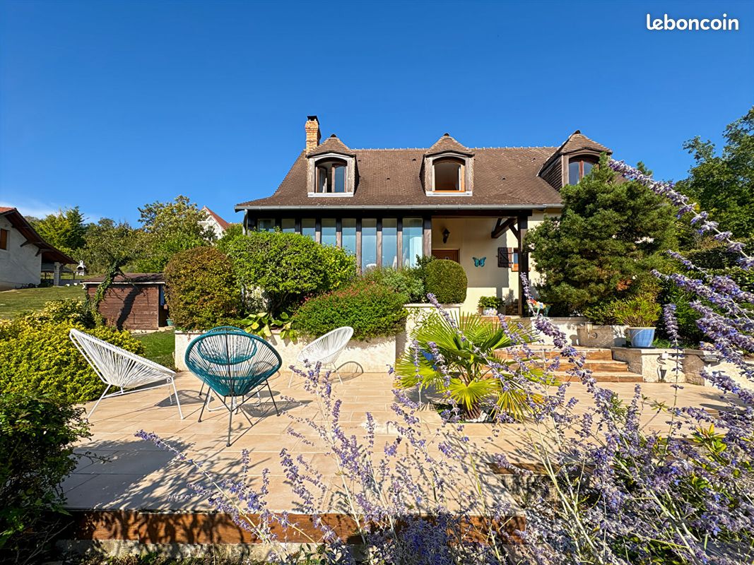 Maison 7 pièces 145 m² · à Follainville-Dennemont · 145 m² · 420 000 €