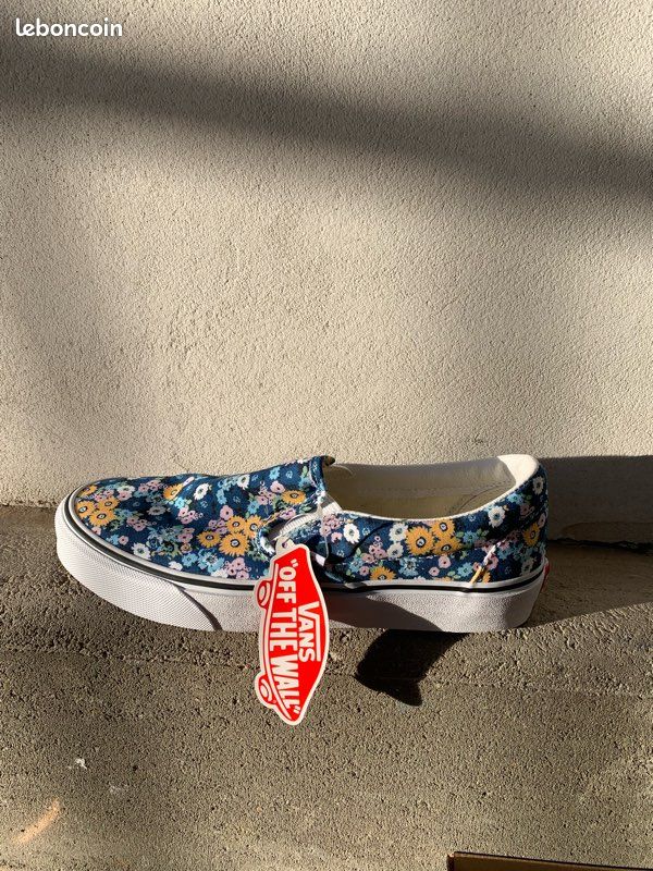Vans Slip On Vans Avec Fleurs Garden Floral Vans Old Skool Noir