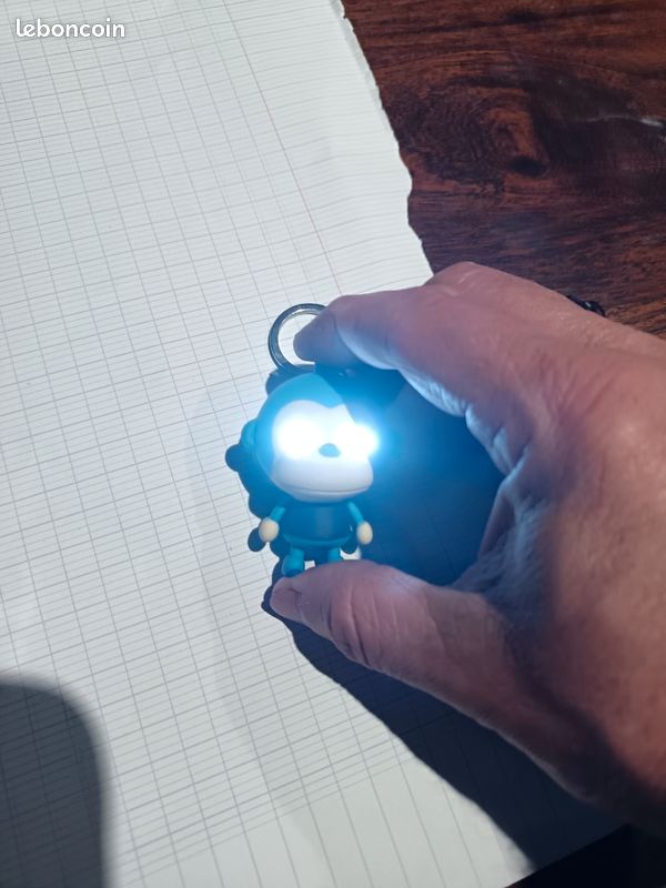 Porte clé lumineux (image 3)
