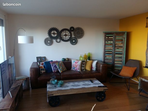 Très beau 3 pièces de 69m² à Nanterre Préfecture, meublé, au 6ème étage avec ascenseur, sans vis-à-vis calme et traversant avec balcon donnant sur le Parc André Malraux