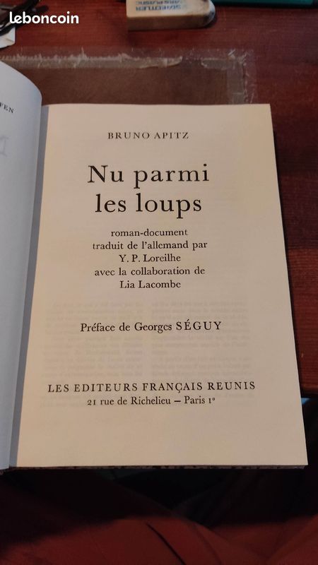 Nu parmi les loups (image 4)