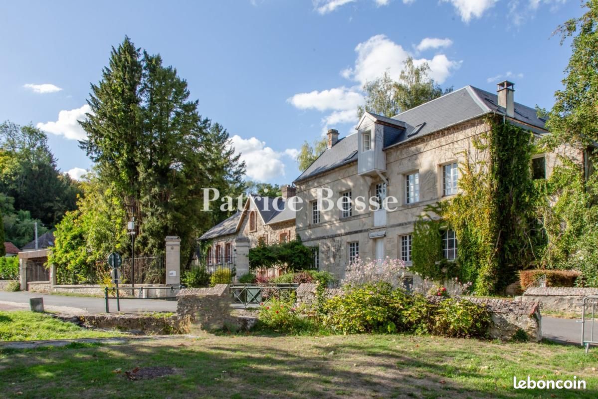 Maison 15 pièces 1090 m² · à Crépy-en-Valois · 1 090 m² · 1 390 000 €
