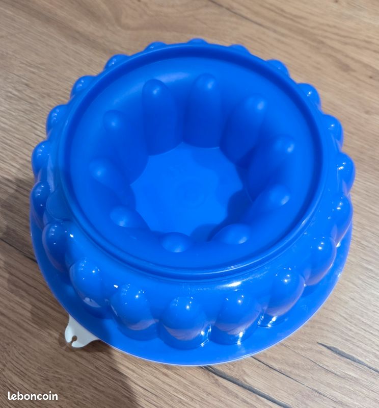 TUPPERWARE MOULE À CHARLOTTE avec fond motif fleur et couvercle EUR 19,90 - FR