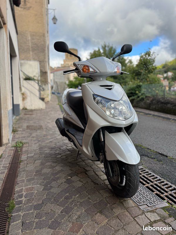 Yamaha Cygnus Flame Mbk Scooter Mbk Flame X Même Modèle Que Yamaha