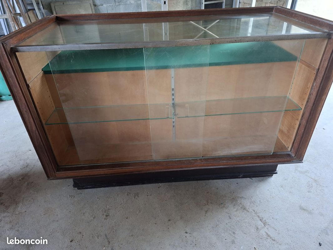 Vitrine (image 1)