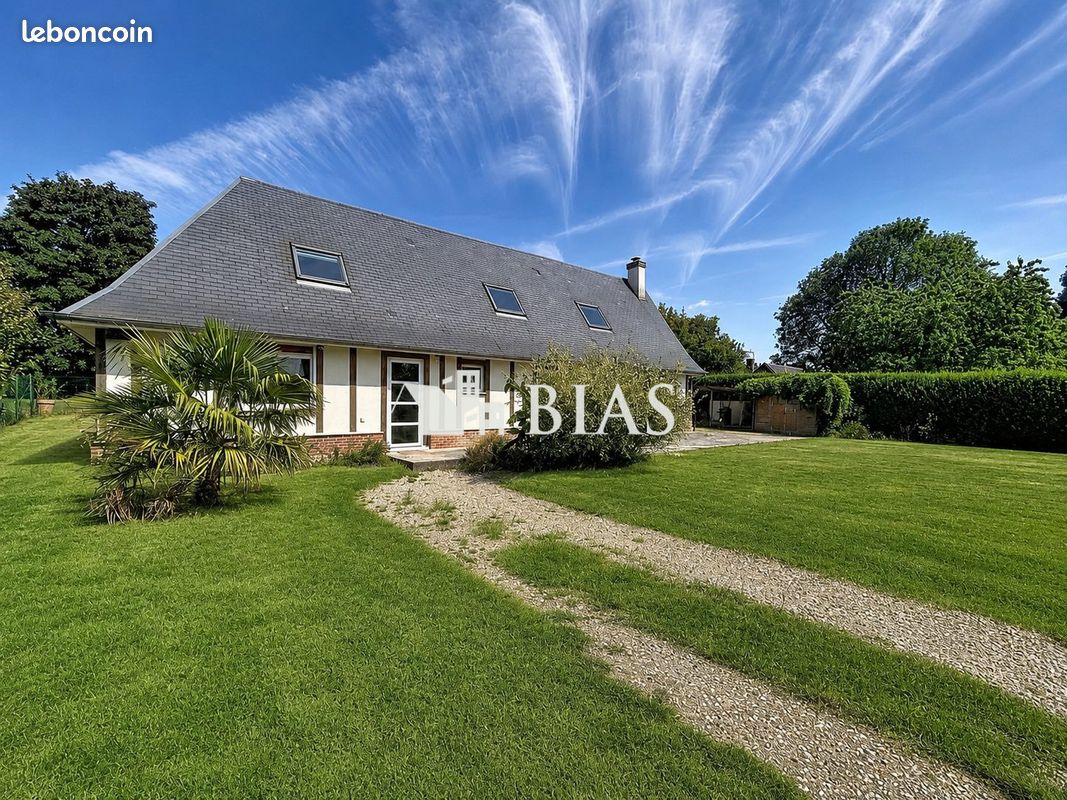 Maison 5 pièces 122 m² · à Crosville-la-Vieille · 122 m² · 262 000 €