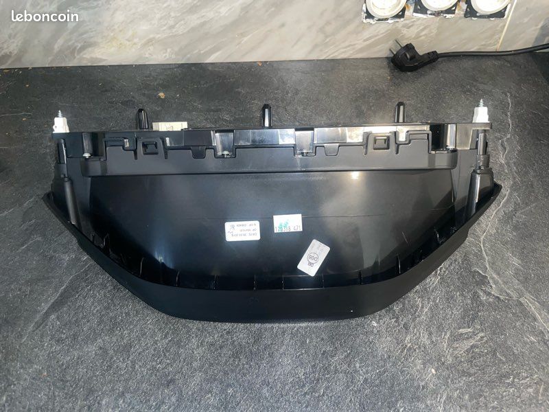 Compteur de bord peugeot 3008 II 2017 (image 2)