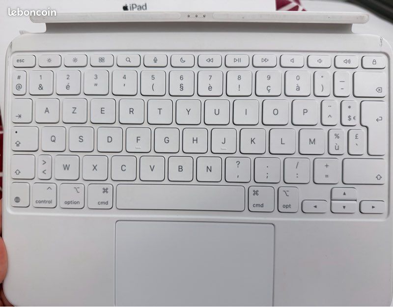 Magic Keyboard Folio iPad 10e génération – très peu utilisé (image 3)