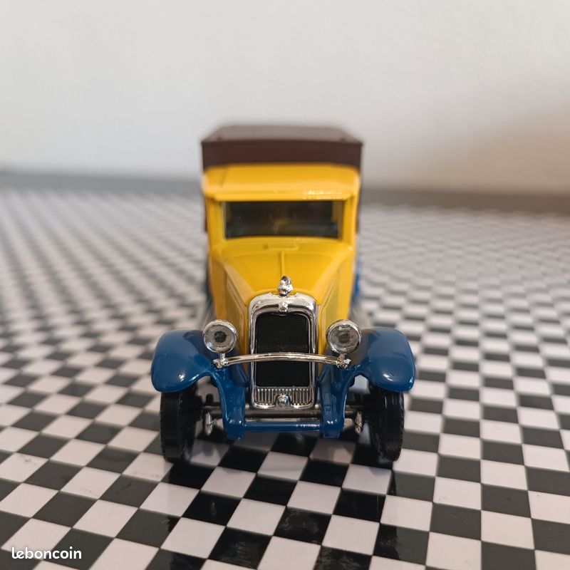 Solido 4407 - Citroën C4 Fourgonnette Bâchée Michelin - 1/43 - Occasion