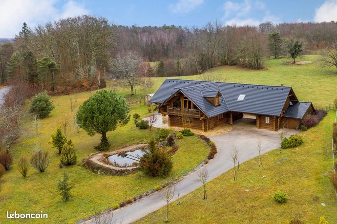 Maison 8 pièces 249 m²