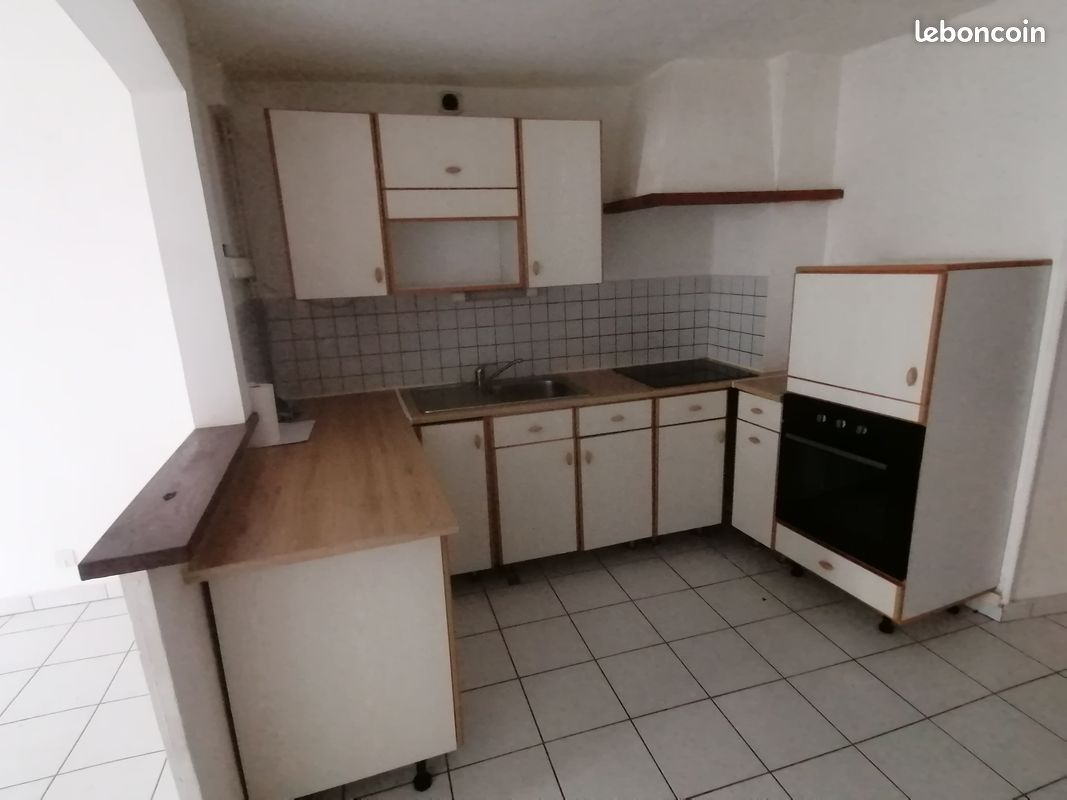 Appartement 5 pièces 110 m² · à Niort · 110 m² · 600 €