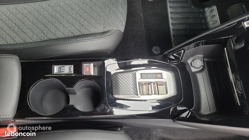 Peugeot 2008 e-2008 156ch 54 kWh Allure (image 15)