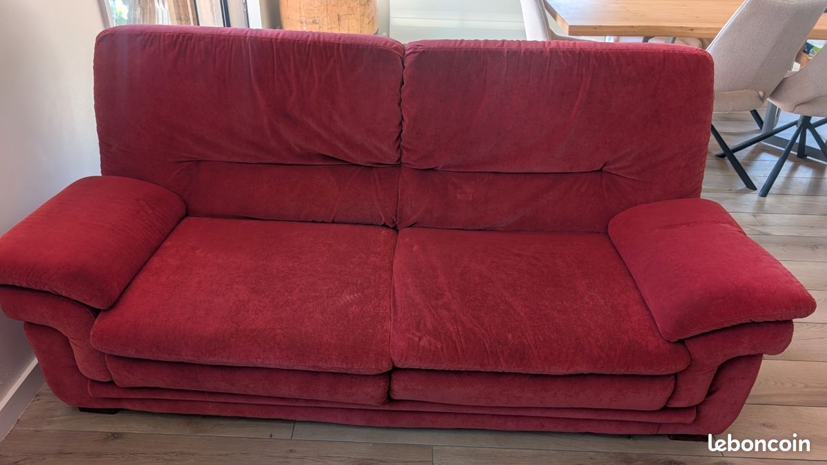 Canapé rouge / bordeaux (200cm * 100cm) + fauteuil (100cm*100cm) (image 1)