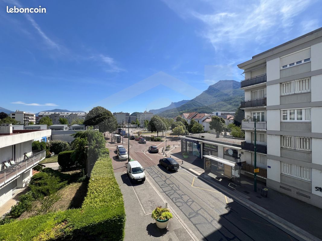 Appartement 3 pièces 68 m² · à Seyssinet-Pariset · 68 m² · 145 000 €