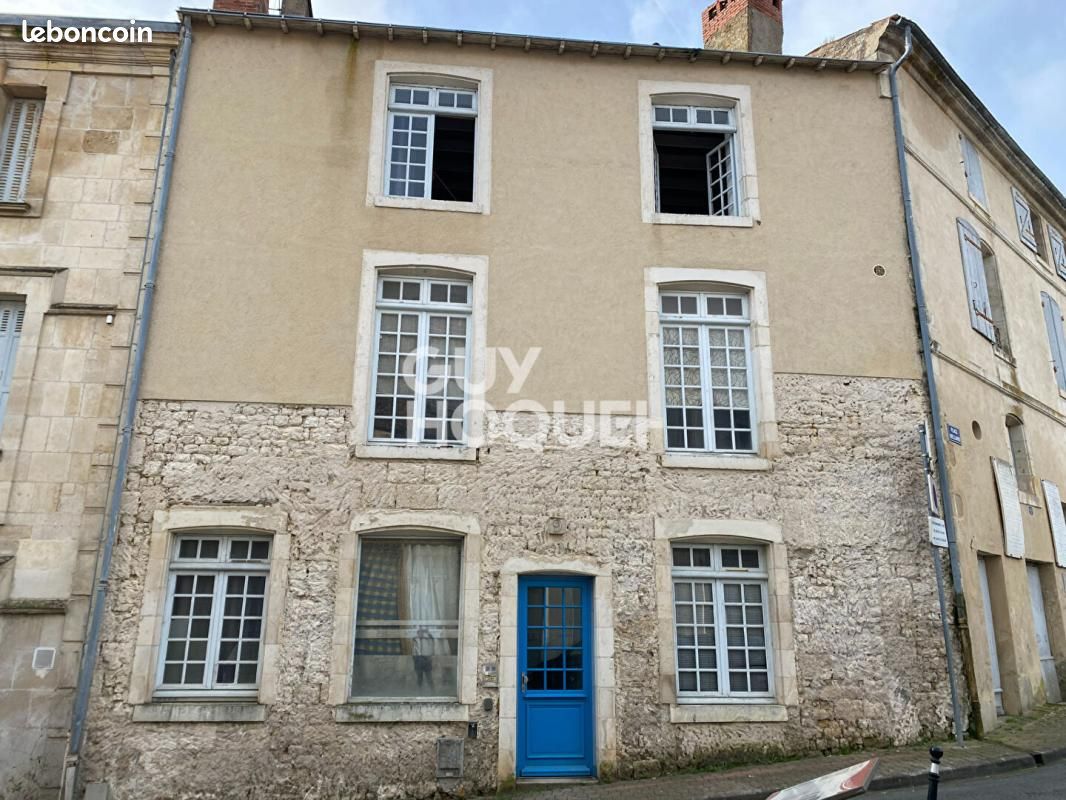 Immeuble 161 m² · à Fontenay-le-Comte · 161 m² · 159 500 €