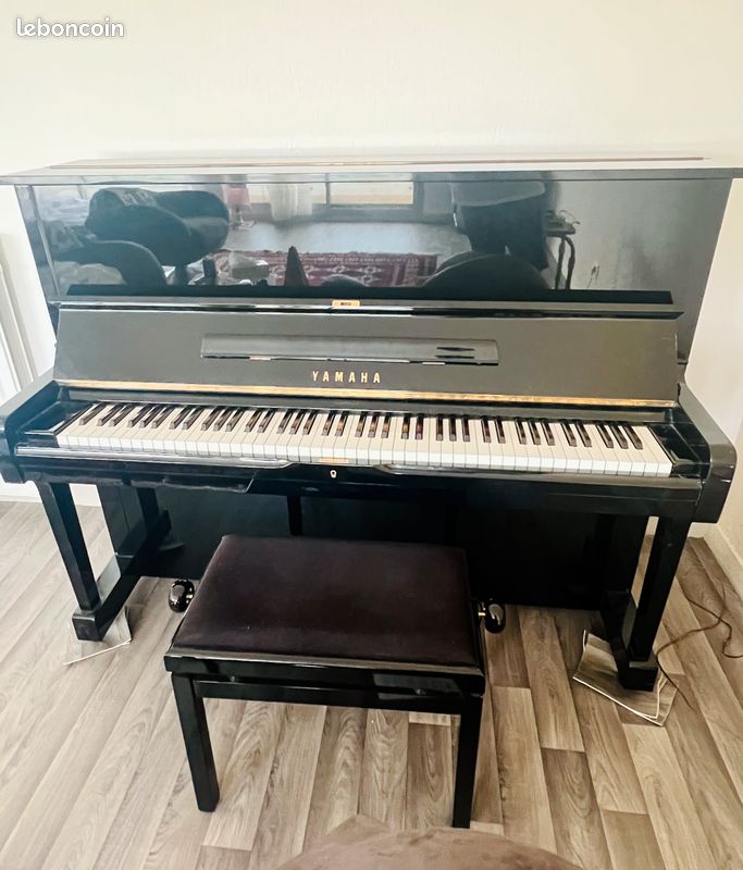 Piano Yamaha U1 (image 1)
